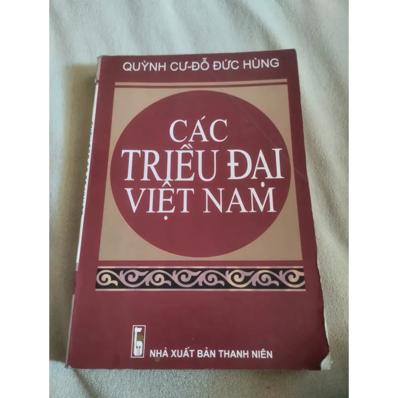 Cuốn sách này là một tài liệu lịch sử trình bày các triều đại Việt Nam, 761676