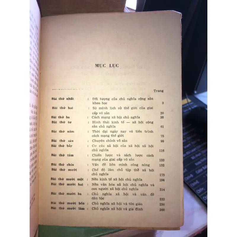 Chủ nghĩa cộng sản khoa học - Chương trình trung cấp 1017753