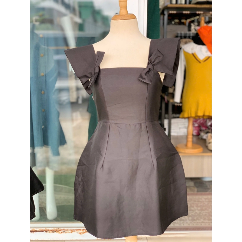 Đầm đen taffta tay phối nơ 503171