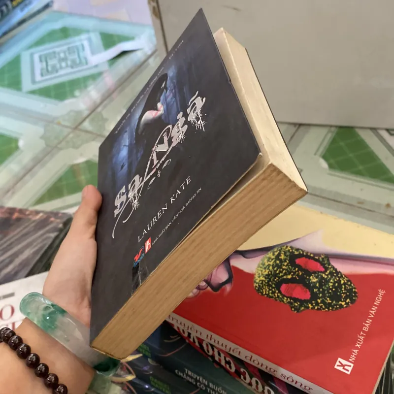 Sa Ngã của tác giả Lauren Kate 994255