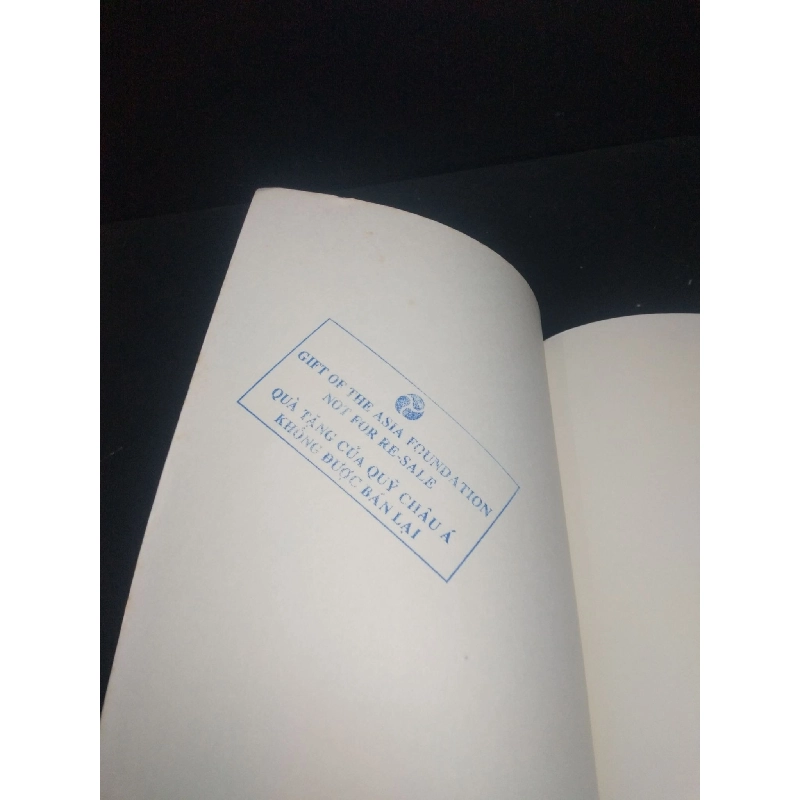 Militara Professionalism in Asia mới 80% ố nhẹ có mộc xanh HCM.TN0612 923274