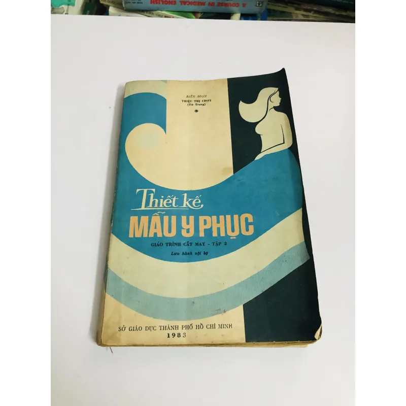 THIẾT KẾ MẪU Y PHỤC  1983 711694