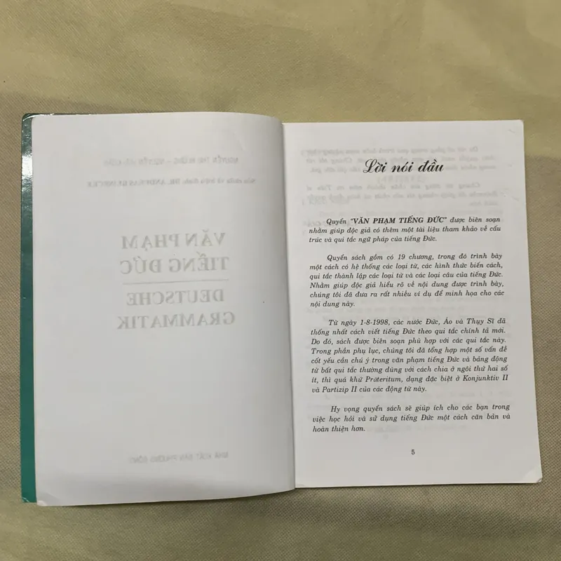 VĂN PHẠM TIẾNG ĐỨC - NGUYỄN THU HƯƠNG- NGUYỄN HỮU ĐOÀN 738989