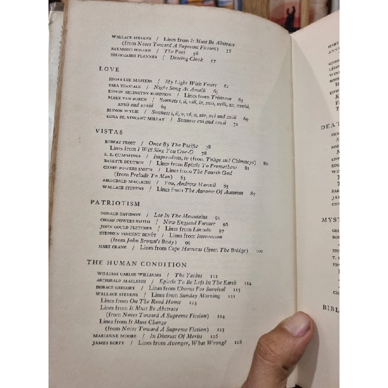 Poets Of The Twenties : 100 Great Poems 450135