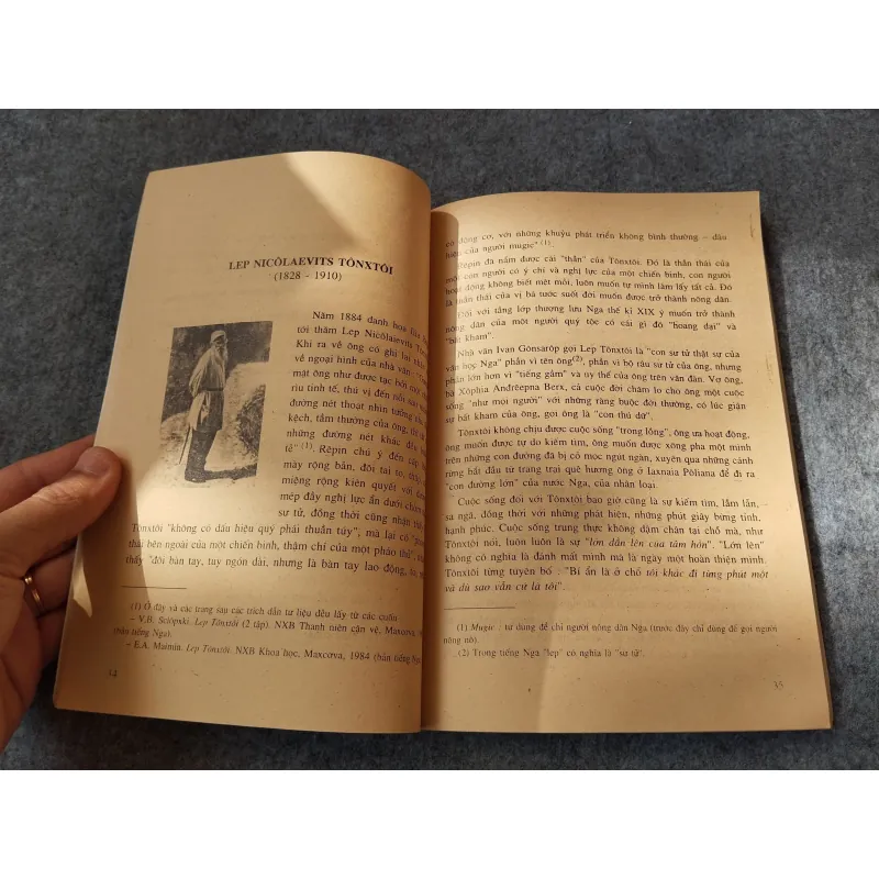 CHÂN DUNG CÁC NHÀ VĂN THẾ GIỚI TẬP BA 720731