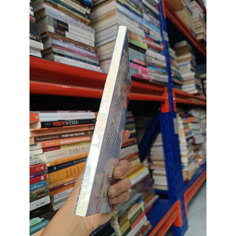 Búp bê nhỏ xíu và chàng khổng lồ - Dương Thụy 120489