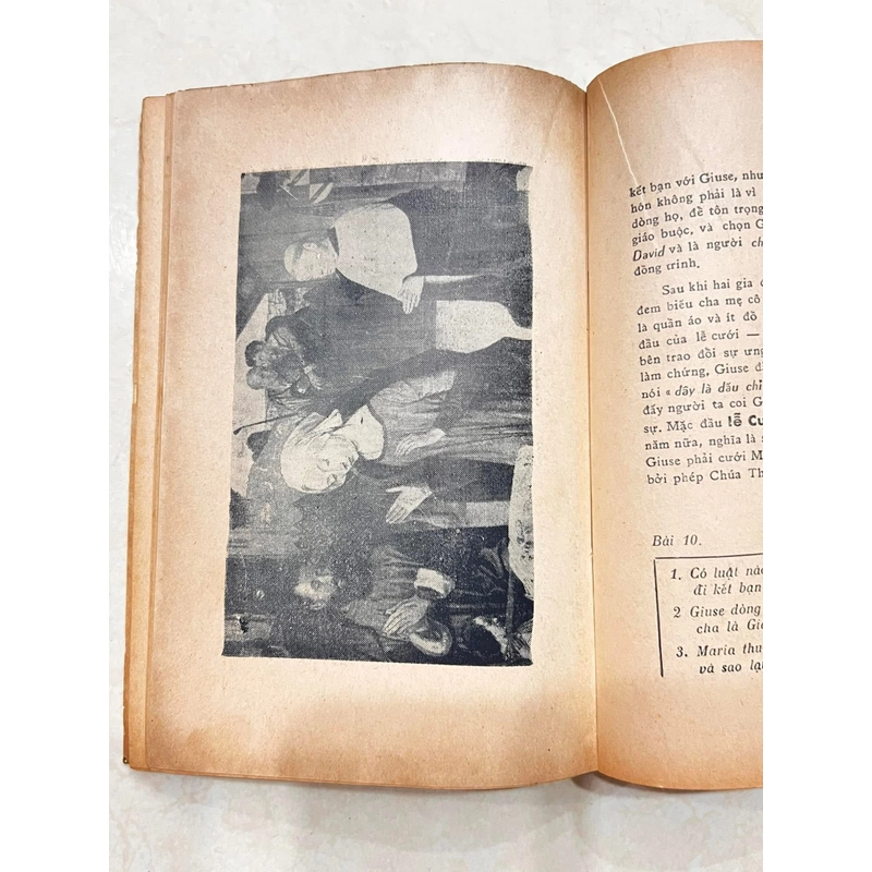Sống trong ánh sáng của Lm Đỗ Minh Lý được viết năm 1968 494183