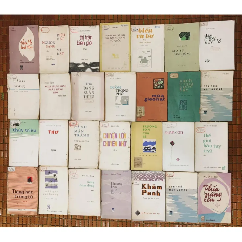 Combo thơ bao cấp cam kết 120 cuốn 929058