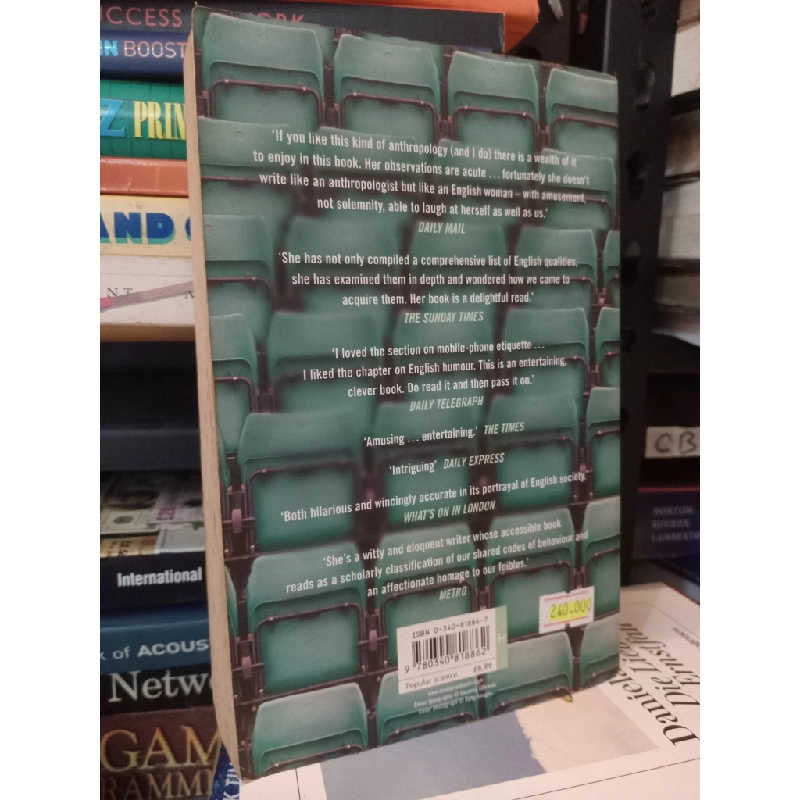 Watching The English: The Hidden Rules of English Behaviour - Kate Fox 449233