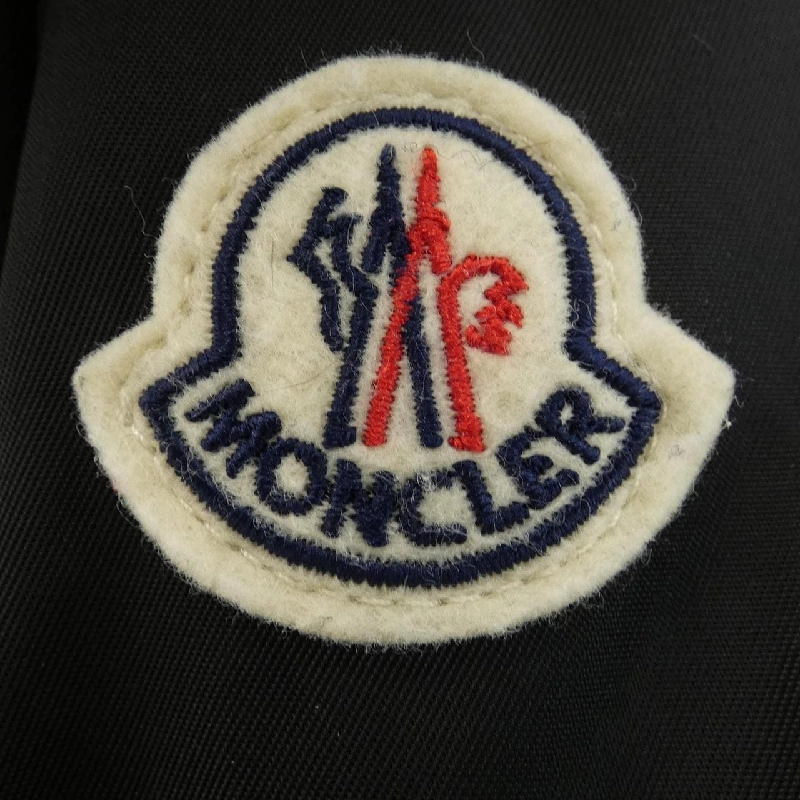 Áo khoác lông vũ MONCLER 633456