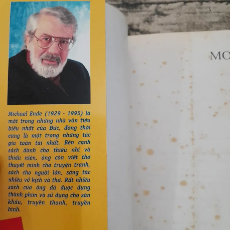 Tiểu thuyết MOMMO- Câu chuyện Cô bé giành lại thời gian. Tg Michael Ende 775925