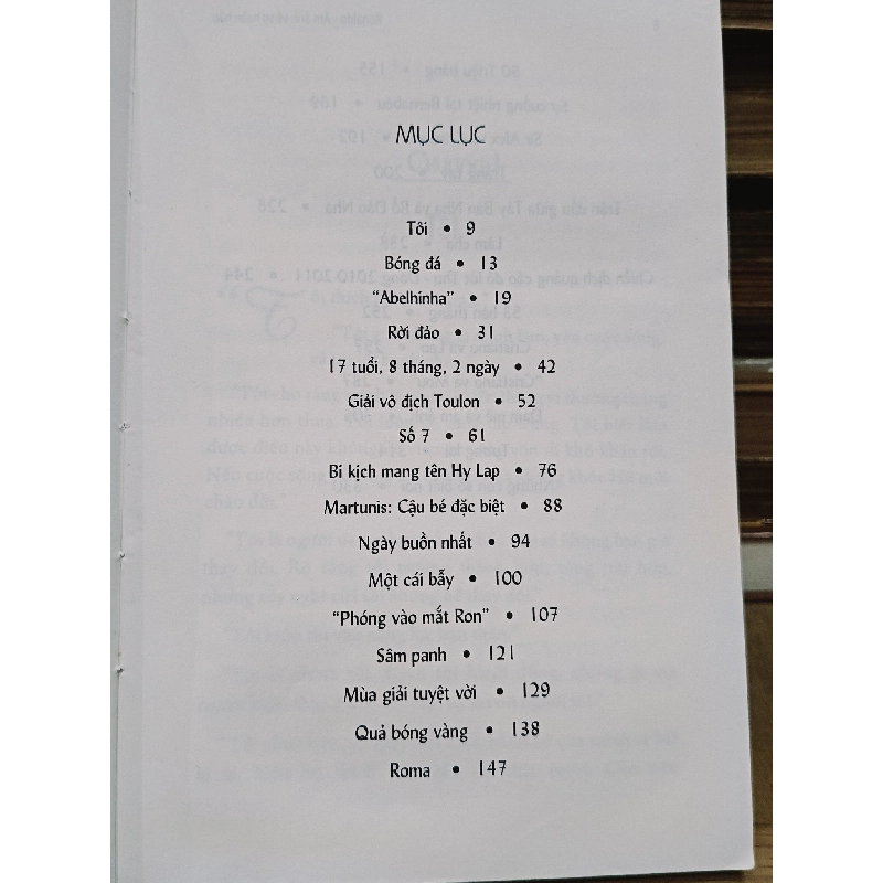 Ronaldo: Ám ảnh về sự hoàn hảo - Luca Caioli (Nhóm Alpha Books dịch) 753567