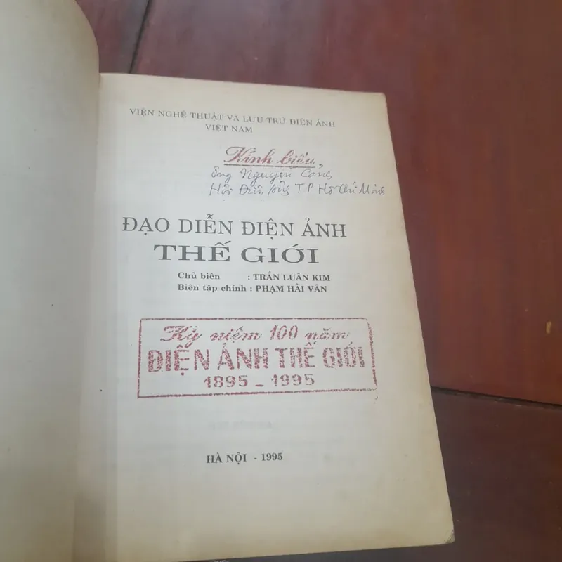 ĐẠO DIỄN ĐIỆN ẢNH THẾ GIỚI (sách kỷ niệm 100 năm điện ảnh thế giới 1895-1995) 737966