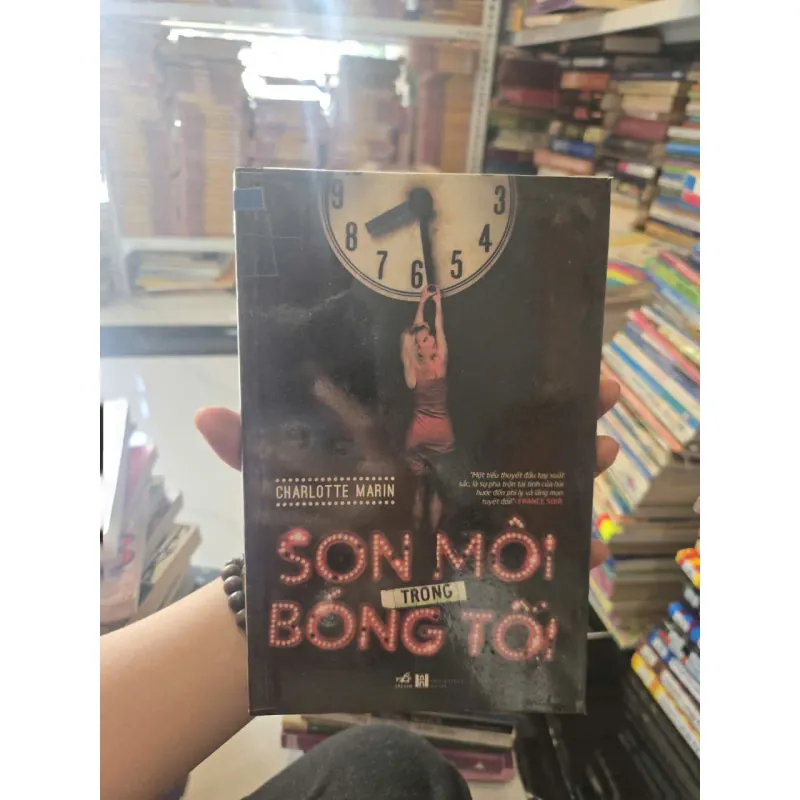 son môi trong bóng tối 1003002