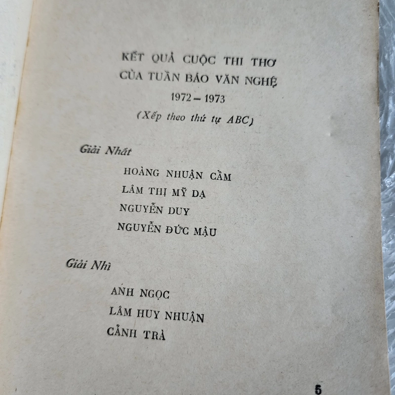 Thơ giải thưởng báo Văn nghệ 1972 - 1973 521022