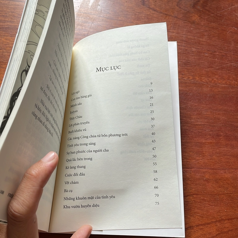 II Tựa sách: Con Tim Thuỷ Tinh - Frédéric Lenoir - 2020 517183