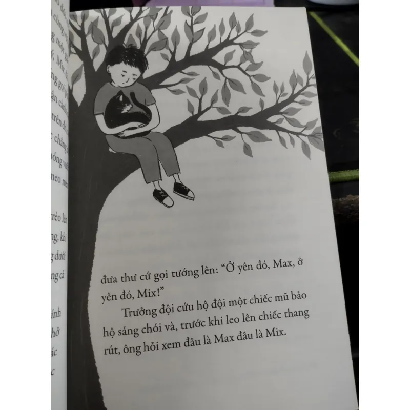 Chuyện con mèo và con chuột bạn thân của nó. 



Tác giả là Luis Sepúlveda. 695773