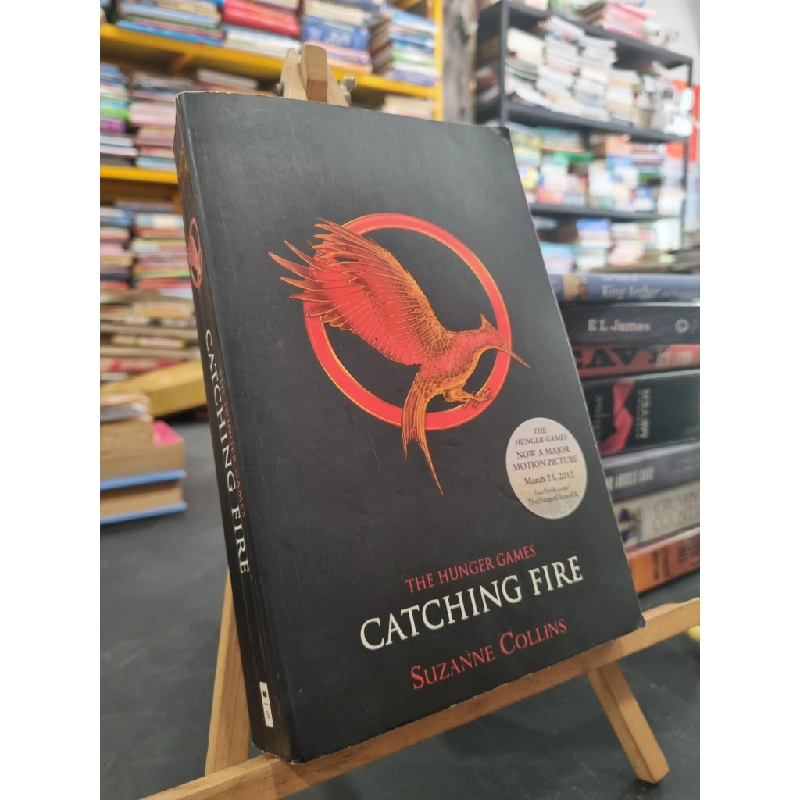CATCHING FIRE : THE HUNGER GAMES - Suzanne Collins (Scholastic) 139176