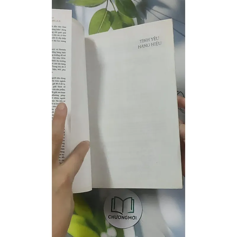 [MIỄN PHÍ BỌC SÁCH] Tình yêu hàng hiệu - Radha Chadha 688588