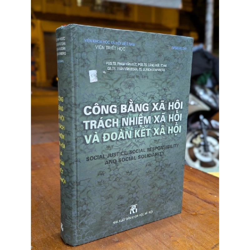 CÔNG BẰNG XÃ HỘI TRÁCH NHIỆM XÃ HỘI VÀ ĐOÀN KẾT XÃ HỘI - NHIỀU TÁC GIẢ 302561