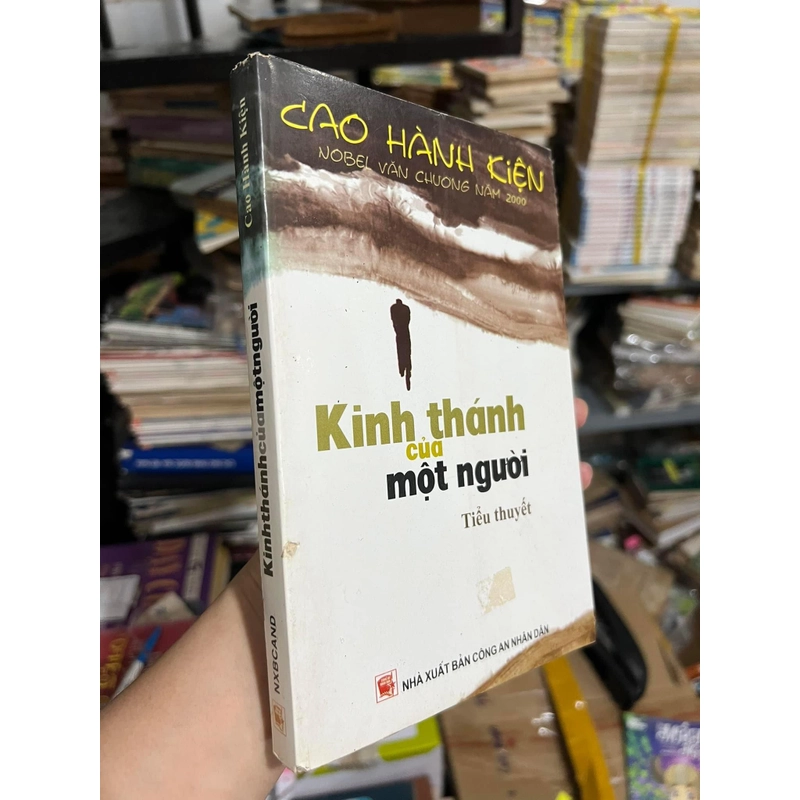 Kinh thánh của một người sách cũ còn khá tốt 318070