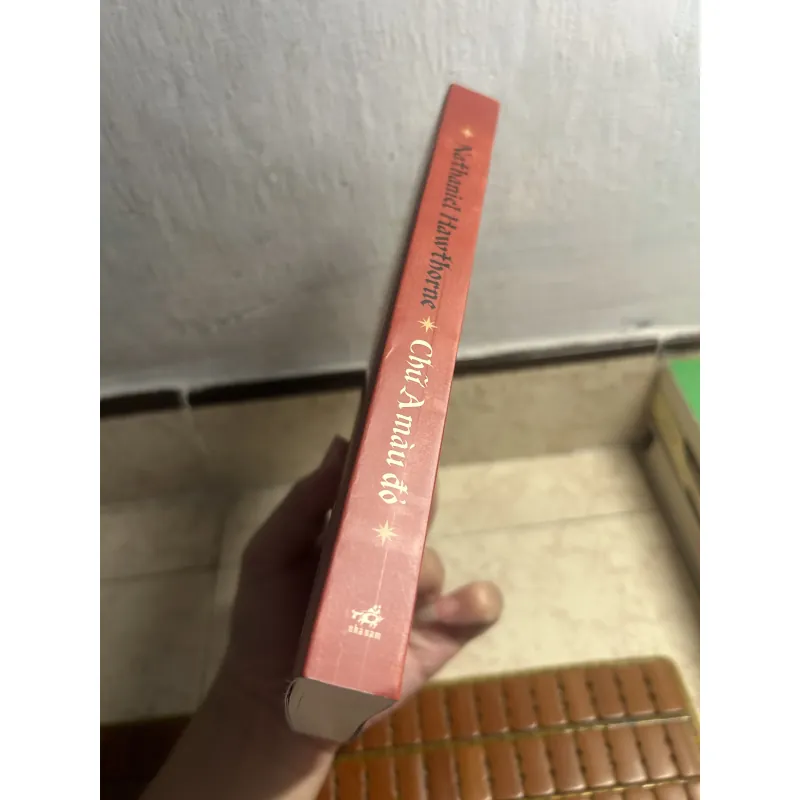Chữ A màu đỏ - Nathaniel Hawthorne (như mới) 996430