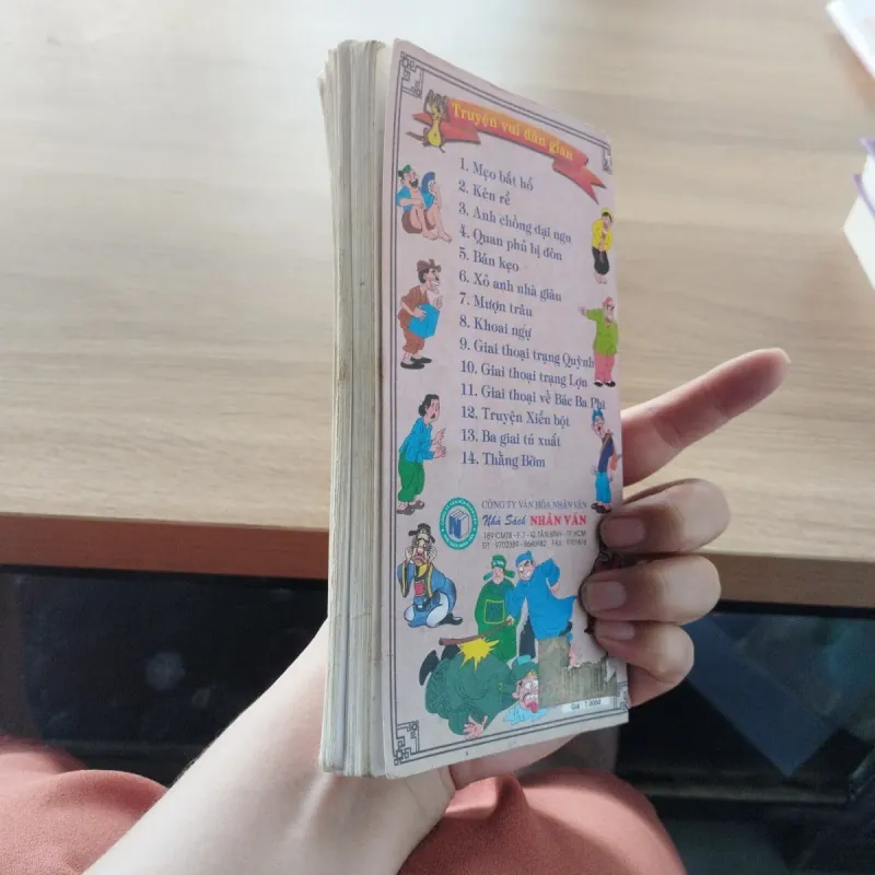 sách "Anh chồng đại ngu" thuộc thể loại truyện vui dân gian Việt Nam.
 1031833