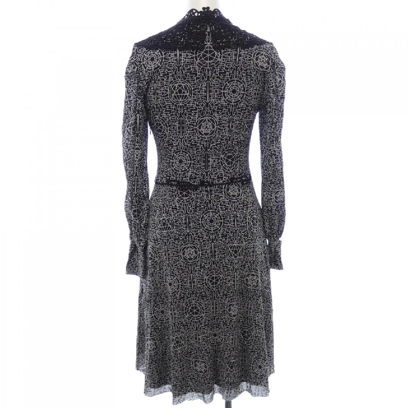 【Khuyến mãi】VIVIENNE TAM Váy 653523