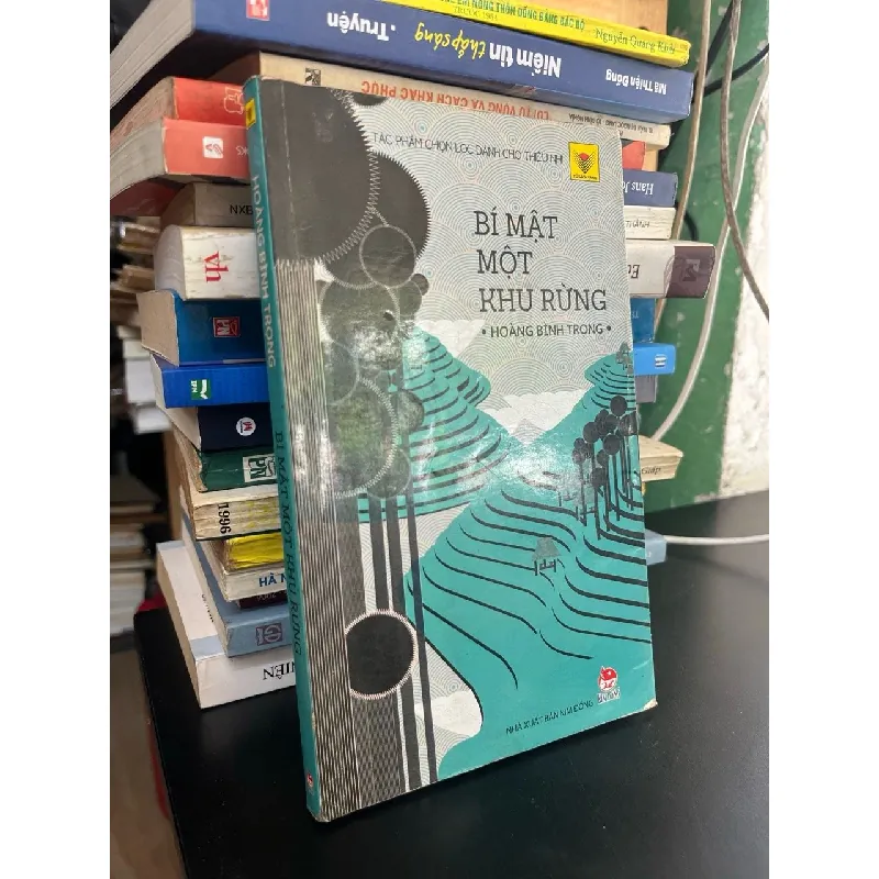 Bí mật một khu rừng - Hoàng Bình Trọng 706135