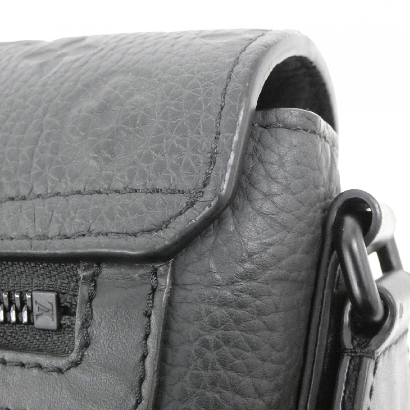 Túi đeo chéo Louis Vuitton Trillon Monogram S-Cape M23741 613183