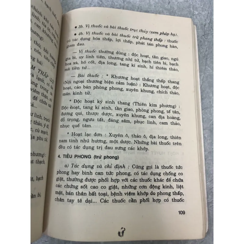 TRIỆU CHỨNG VÀ ĐIỀU TRỊ HỌC ĐÔNG Y - TRẦN VĂN KỲ 785868