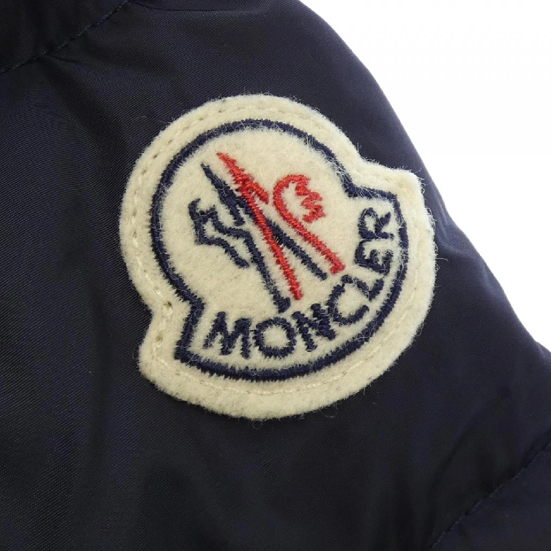 Áo khoác lông vũ MONCLER 642071
