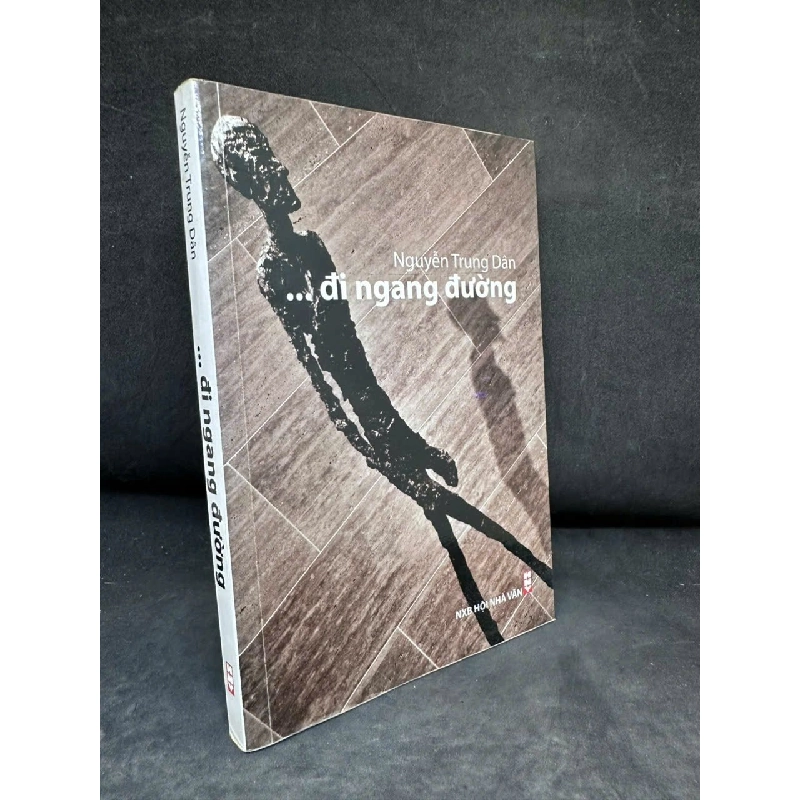 [Phiên Chợ Sách Cũ] … Đi Ngang Đường, Nguyễn Trung Dân H0606, 2010 SBM Blogmeo 528750