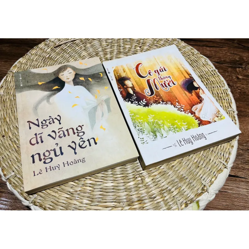 Combo 2 cuốn của Lê Huy Hoàng: "Cô gái tháng Mười" & "Ngày dĩ vãng ngủ yên" 796616