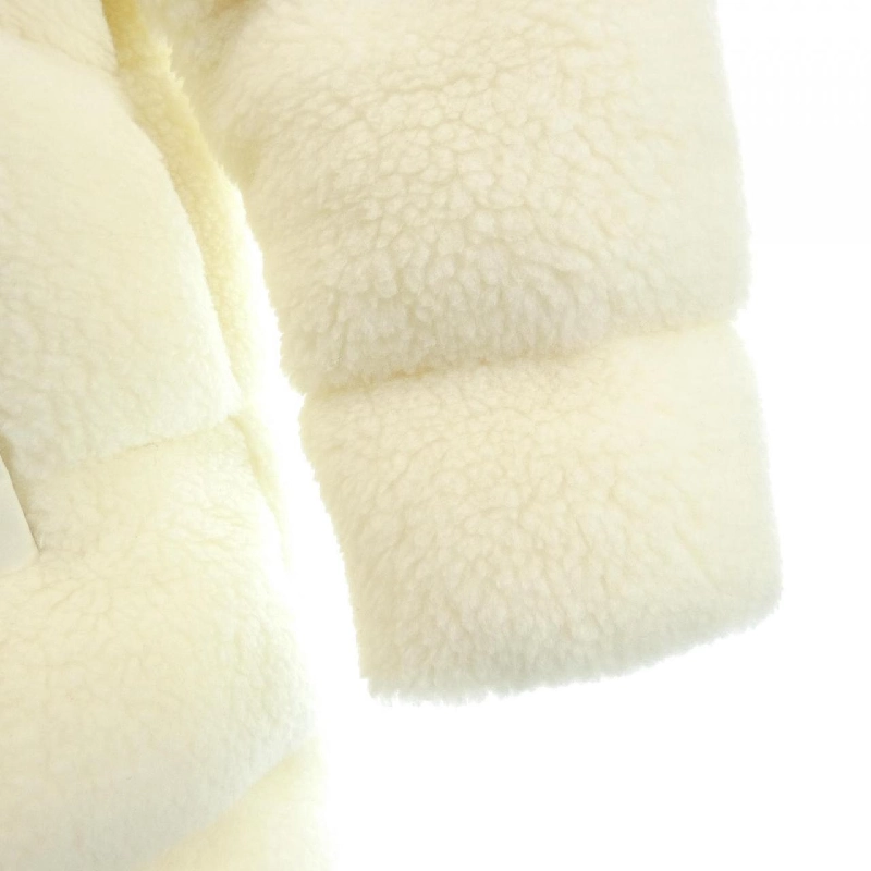 Áo khoác lông vũ MONCLER CHARAMILLON 630340