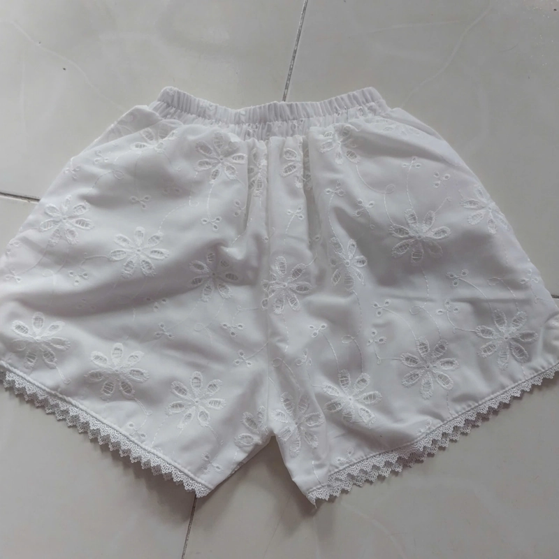 BỘ QUẦN SHORT REN TRẮNG CỔ TRÒN TAY NGẮN - 45-50KG mặc đẹp 550179