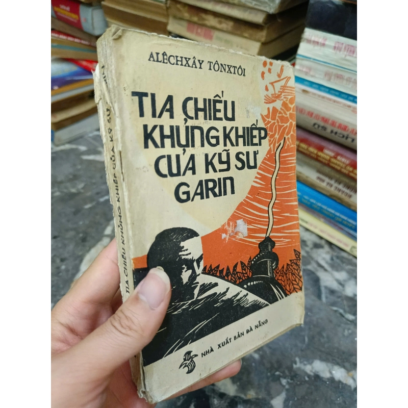 Tia chiếu khủng khiếp của kỹ sư Garin 477141