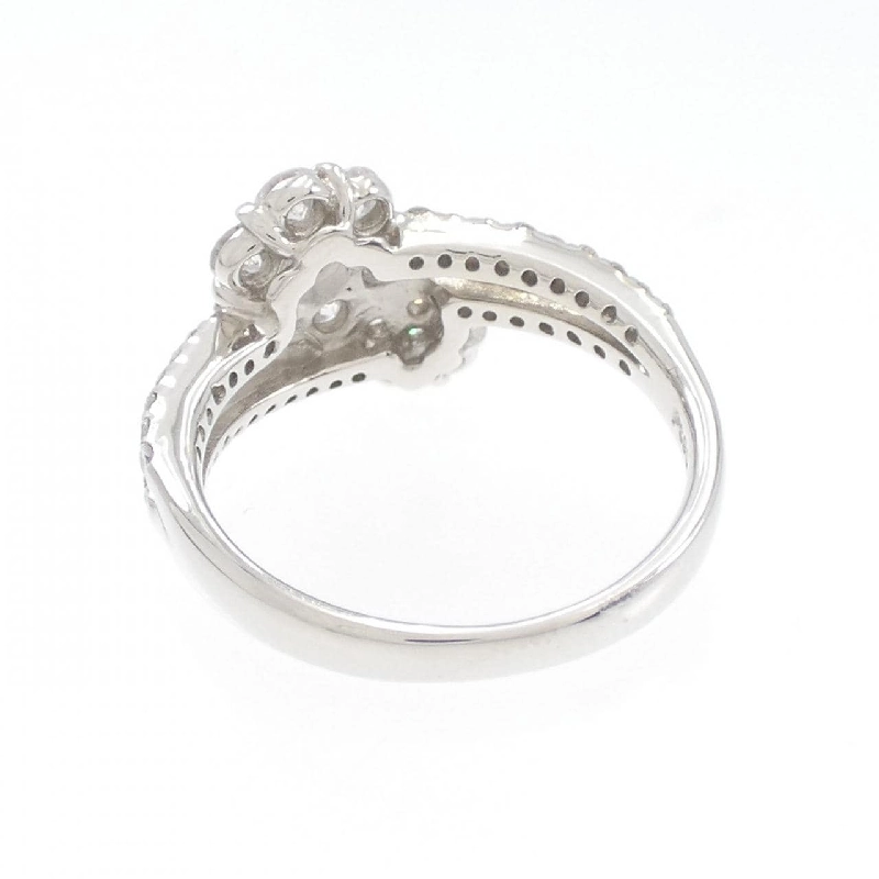 Nhẫn kim cương PT Flower 0.85CT 673201