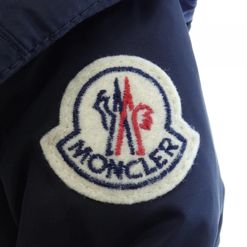 Áo khoác lông vũ MONCLER 637662