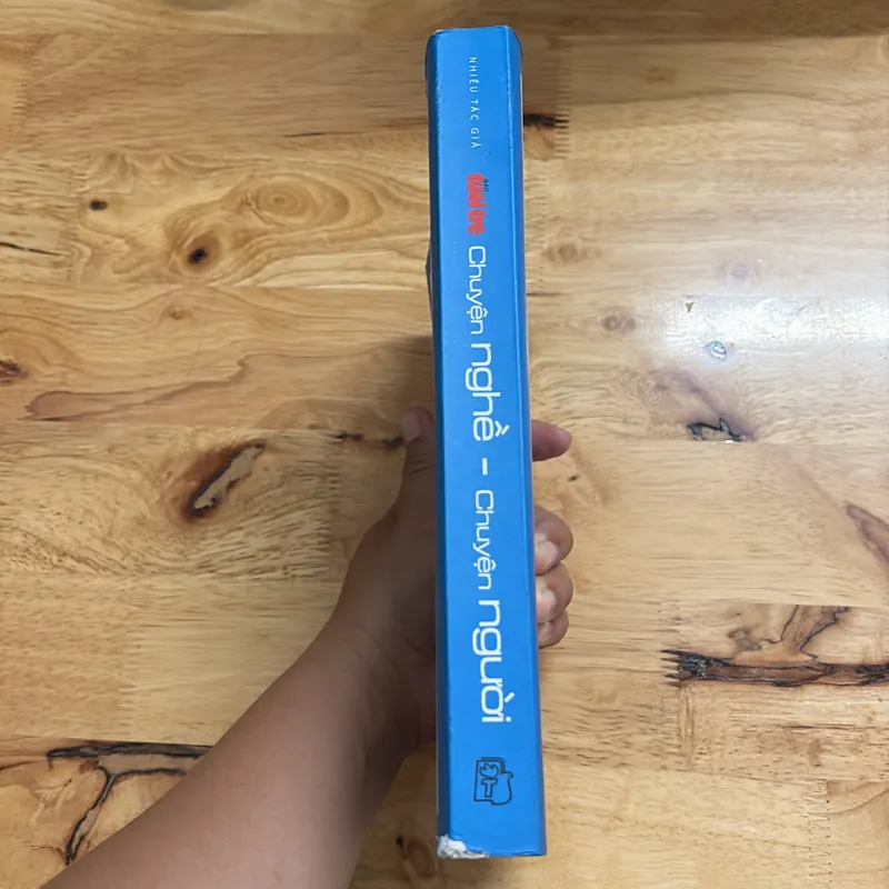 II Báo Tuổi Trẻ: Chuyện Nghề Chuyện Người - Nhiều Tác Giả - 2015 689822