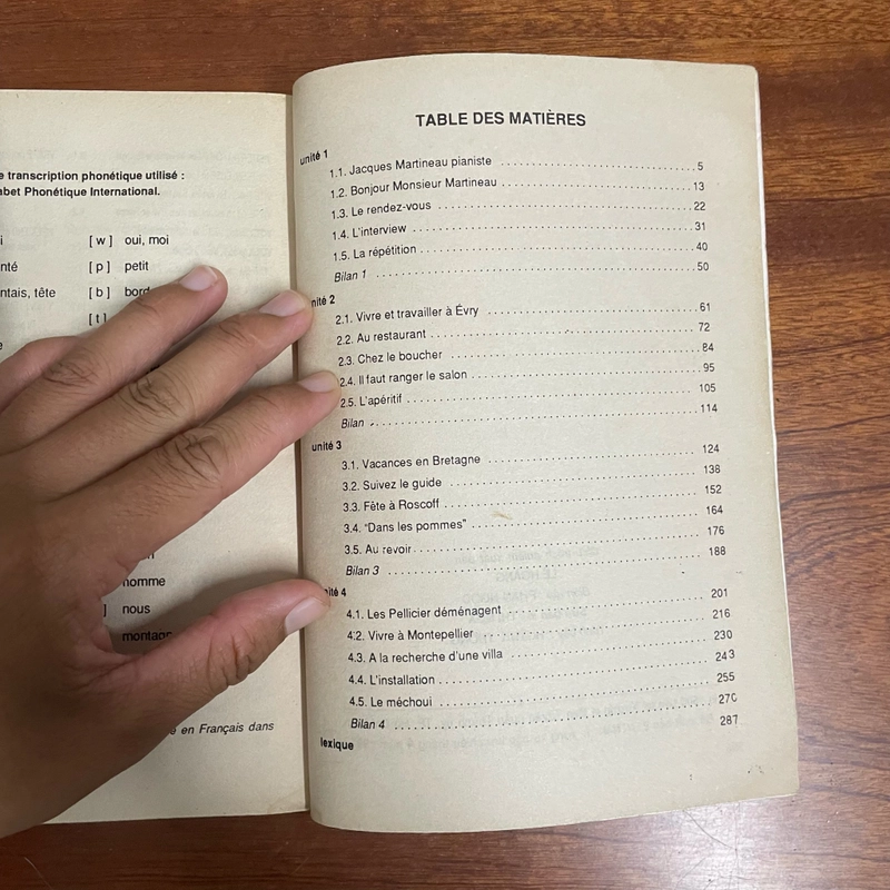II Học Tiếng Pháp: SANS FRONTIÈRES 1 - MÉTHODE DE FRANCAIS (Sách Song Ngữ) -1992 475552