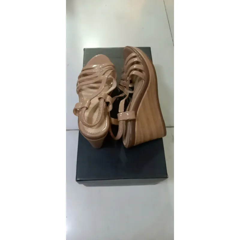 Giầy đế xuồng size 39 936224