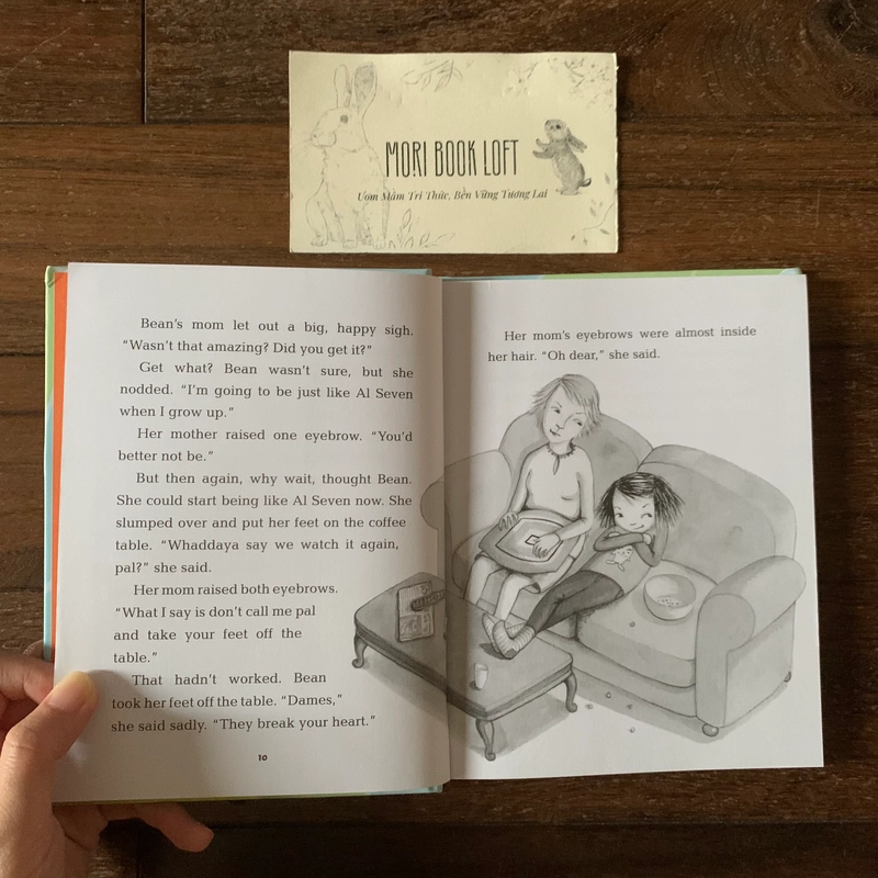 Sách ngoại văn Ivy and Bean Take the Case Book 10, Used, Bìa cứng, trình độ A1-A2 533441