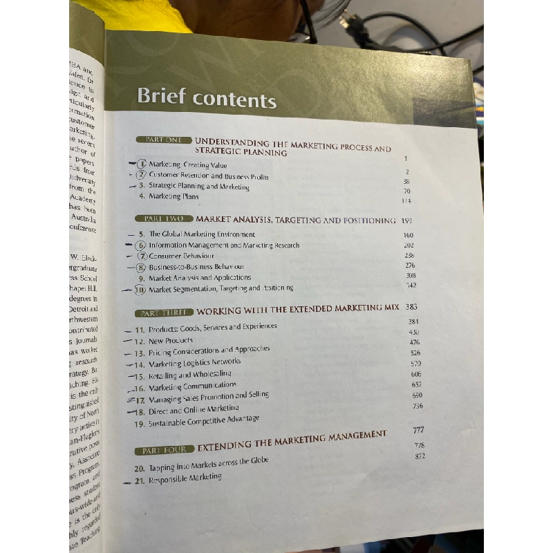 Marketing - Philip Kotler, Linden Brown, Stewart Adam, Suzan Burton, Gary Armstrong 453909