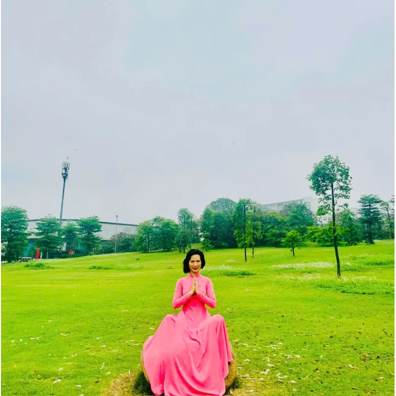 Áo dài thiết kế màu hồng phấn, size S, mặc 3 lần. 695179