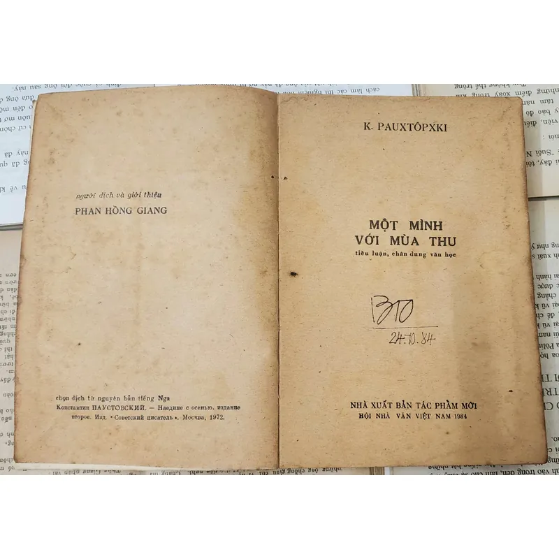 MỘT MÌNH VỚI MÙA THU - Nhà văn Konstantin Paustovsky 714169