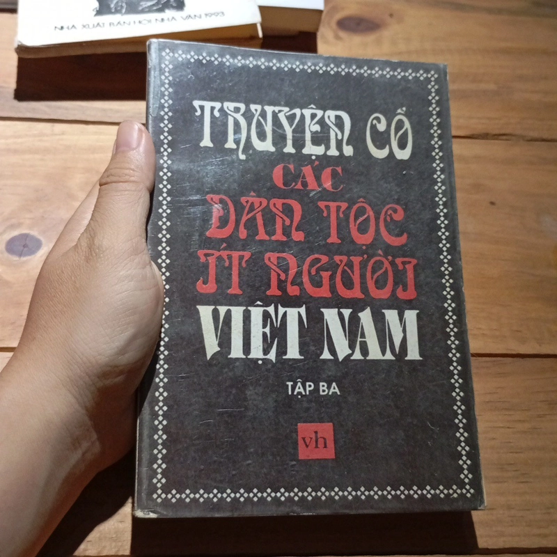 Truyện cổ các dân tộc ít người Việt Nam  545540