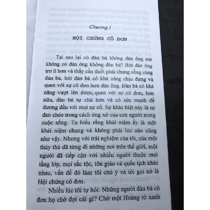 Đàn bà không đàn ông 2011 mới 80% bẩn nhẹ Carlos Benchetrit HPB0906 SÁCH VĂN HỌC 351986