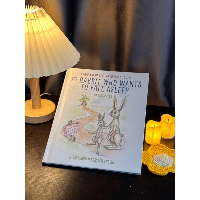 Sách bìa cứng The Rabbit Who Wants to Fall Asleep: A New Way of Getting Children to Sleep 305778