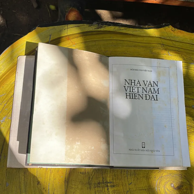NHÀ VĂN VIỆT NAM HIỆN ĐẠI BÌA CỨNG - HỘI NHÀ VĂN VIỆT NAM(1) 735852